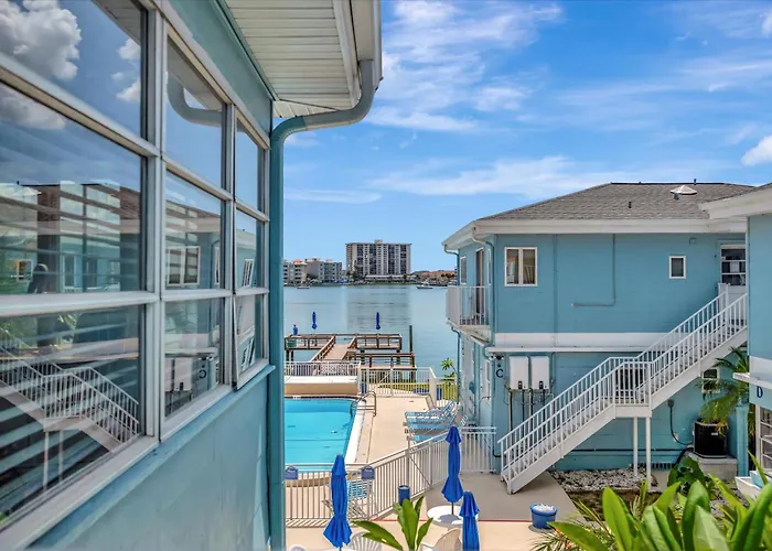 Watch The Dolphins Waterview 2-bed Heated Pool Clearwater Beach