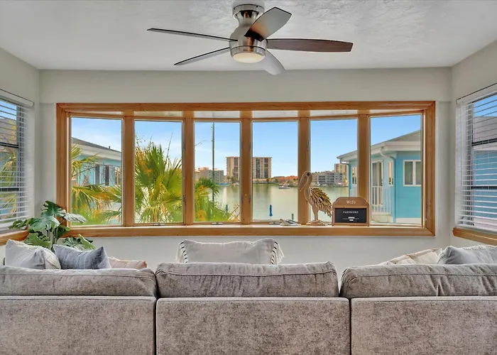 Coral E-3 Apartment *