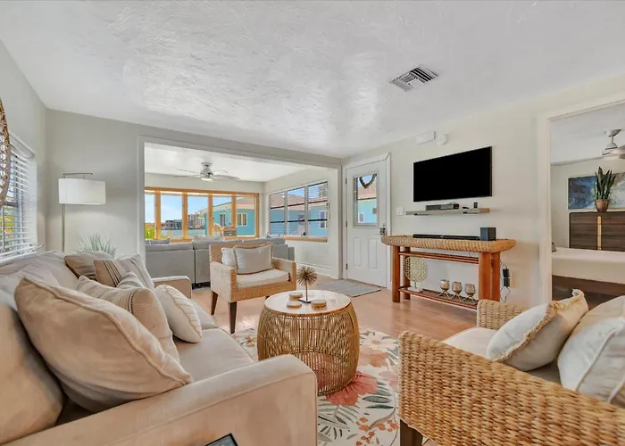 Watch The Dolphins Waterview 2-bed Heated Pool *
