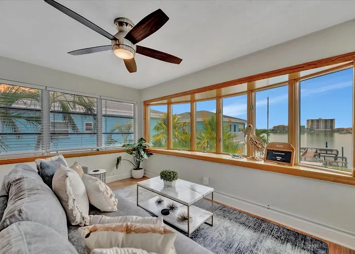 Watch The Dolphins Waterview 2-bed Heated Pool Apartment Clearwater Beach